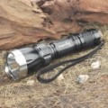 FandyFire M6 SSC P7 modo de 1 700-Lumen branco lanterna LED com alça (1 x 18650 / 1 x 17670)