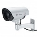 Fake realista Dummy vigilância segurança câmera com luz de LED vermelho a piscar - prata (2 x AA)