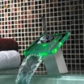 Cor do LED alterando Waterfall Bathroom Faucet (Chrome)