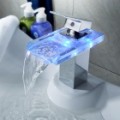 Cor do LED alterando Waterfall Bathroom Faucet (acabamento cromado)