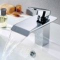 Contemporânea latão Waterfall Bathroom Faucet